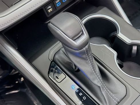 Used 2022 Toyota Highlander XLE image 17