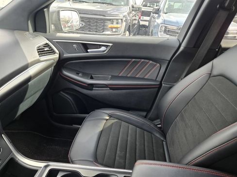 Certified 2024 Ford Edge ST-Line w/ Class II Trailer Tow Package AWD/4WD image 19