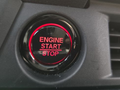 Used 2024 Honda Pilot Touring image 33