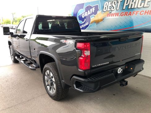 Used 2022 Chevrolet Silverado 2500 Custom w/ Custom Convenience Package AWD/4WD image 6