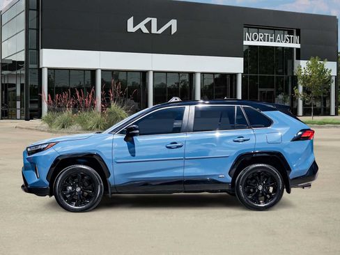 Used 2025 Toyota RAV4 XSE AWD/4WD image 3