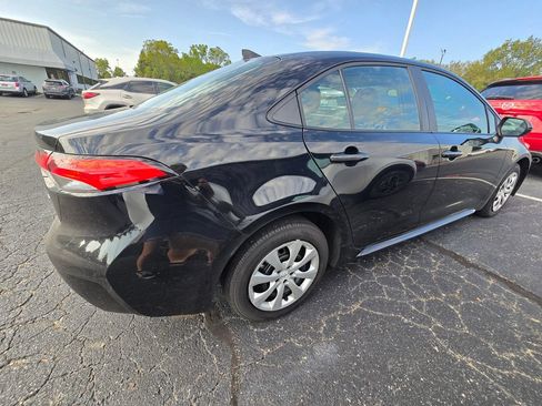 Used 2025 Toyota Corolla LE FWD image 9