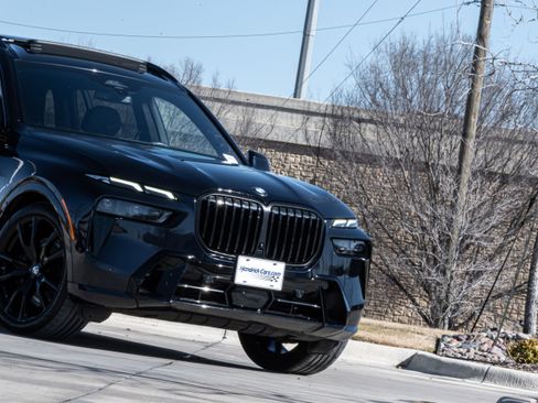 Certified 2024 BMW X7 xDrive40i w/ Executive Package image 5