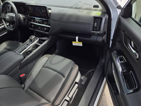 New 2026 Nissan Pathfinder SL FWD image 7