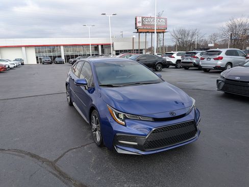 Used 2022 Toyota Corolla SE image 2