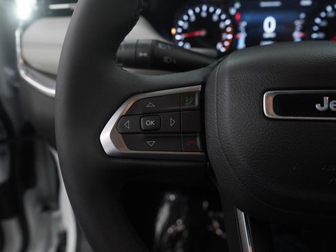 Used 2024 Jeep Compass Limited image 18