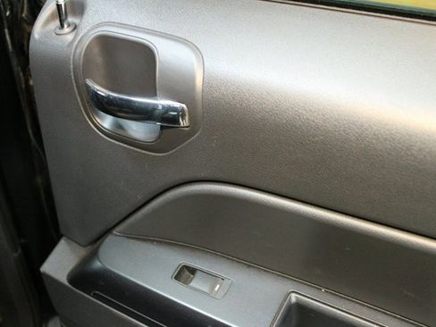 Used 2016 Jeep Patriot High Altitude image 12