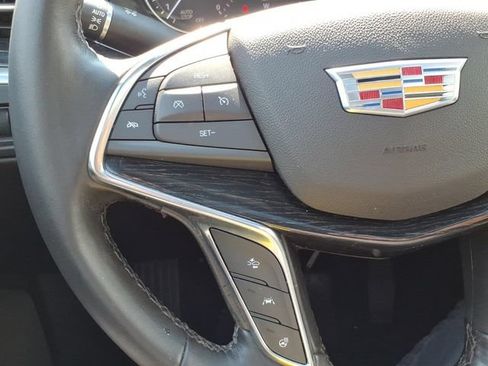 Used 2020 Cadillac XT5 Premium Luxury FWD image 17