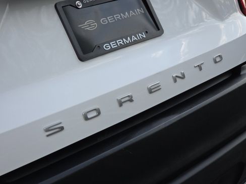 Used 2022 Kia Sorento LX FWD image 14