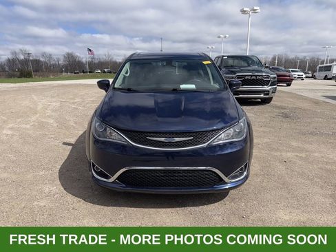 Used 2018 Chrysler Pacifica Touring Plus image 2