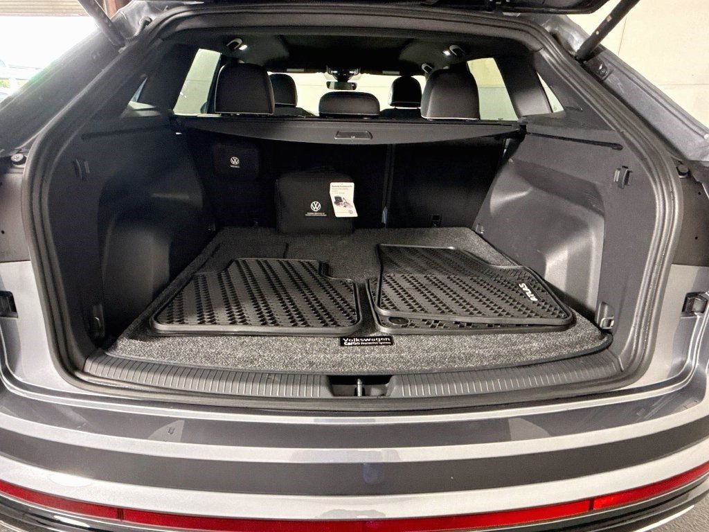 Used 2025 Volkswagen Atlas Cross Sport SEL Premium R-Line AWD/4WD image 34