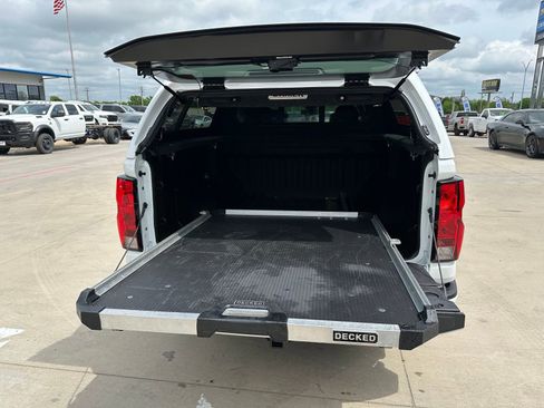 Used 2024 Chevrolet Colorado LT w/ LT Convenience Package image 14