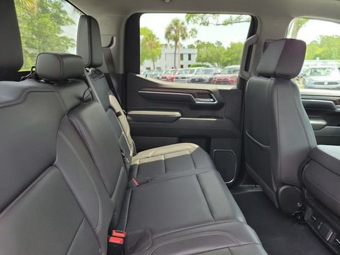 Used 2024 GMC Sierra 1500 SLT AWD/4WD image 25
