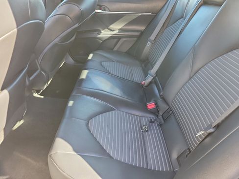 Used 2024 Toyota Camry SE image 18