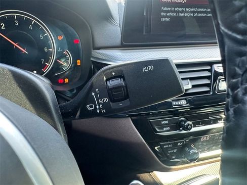 Used 2018 BMW M550i xDrive image 25