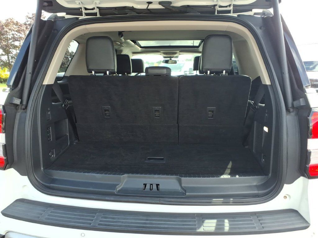 Used 2023 Ford Expedition XLT AWD/4WD image 14