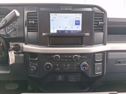 New 2026 Ford F350 4x4 Crew Cab DRW Super Duty image 17