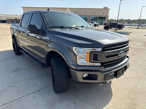 Used 2019 Ford F150 XLT w/ Equipment Group 302A Luxury AWD/4WD image 18