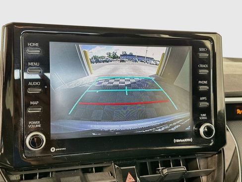 Used 2022 Toyota Corolla LE FWD image 13