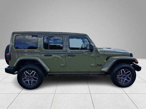 Used 2026 Jeep Wrangler Unlimited Sahara w/ Safety Group AWD/4WD image 8