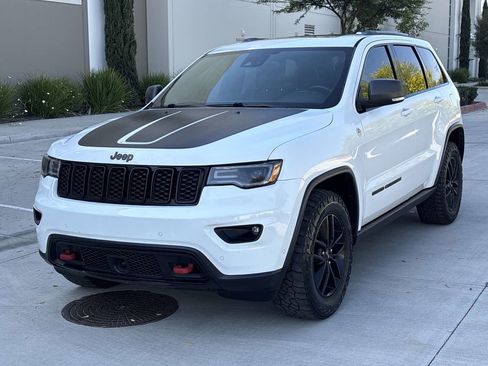 Used 2017 Jeep Grand Cherokee Trailhawk w/ Trailhawk Luxury Group image 7