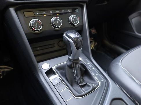 Used 2022 Volkswagen Taos SE w/ Panoramic Sunroof Package image 20