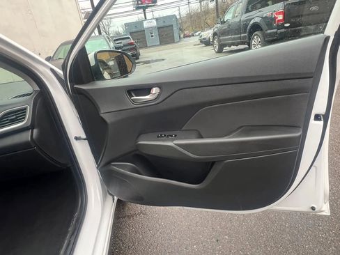 Used 2022 Hyundai Accent SE FWD image 29