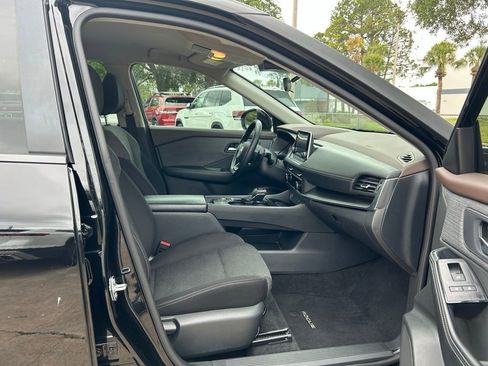 Used 2023 Nissan Rogue SV FWD image 35