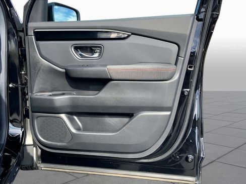 Used 2025 Honda Pilot Sport image 26