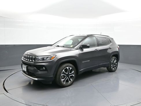 Used 2023 Jeep Compass Limited AWD/4WD image 10