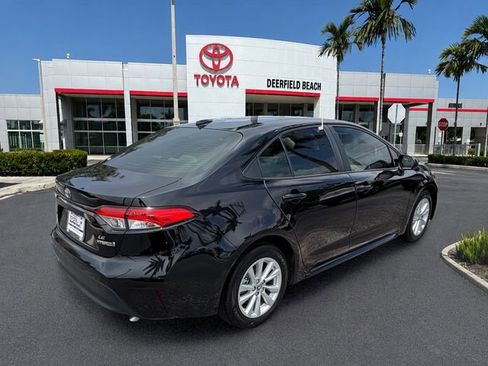 Used 2024 Toyota Corolla LE w/ LE Convenience Package FWD image 7