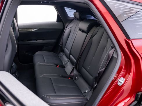 Certified 2025 Cadillac Optiq Sport 2 w/ LPO, Floor Liner Package AWD/4WD image 20