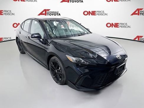 Certified 2025 Toyota Camry SE image 1