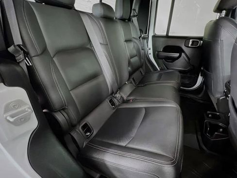 Used 2021 Jeep Gladiator Willys image 27