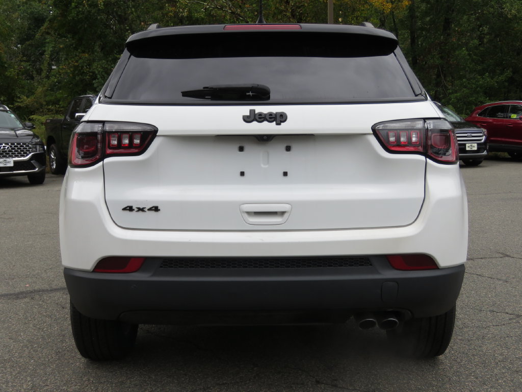 Used 2022 Jeep Compass Latitude w/ Sun and Sound Group AWD/4WD image 6