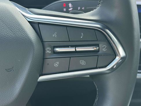 Used 2026 Chevrolet Equinox LT w/ Convenience Package II FWD image 22
