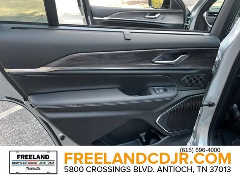 New 2025 Jeep Grand Cherokee L Overland w/ Luxury Tech Group IV AWD/4WD image 32