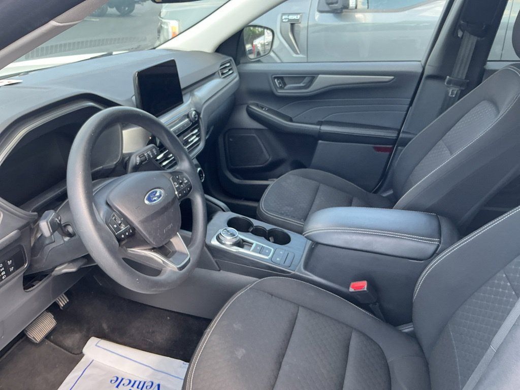 Used 2025 Ford Escape Active AWD/4WD image 14