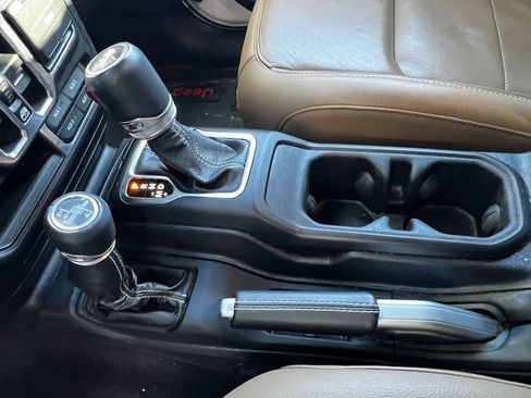 Used 2021 Jeep Wrangler Unlimited Sahara image 27