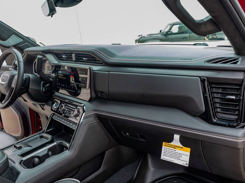 Used 2025 GMC Sierra 2500 AT4X image 18