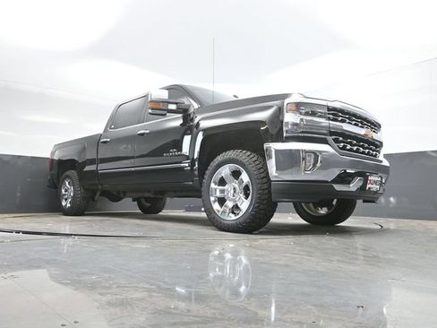 Used 2018 Chevrolet Silverado 1500 LTZ w/ Max Trailering Package AWD/4WD image 46