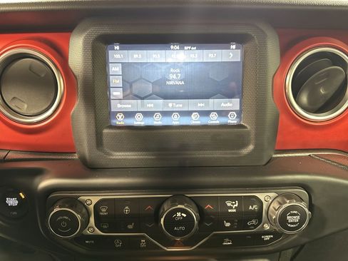 Used 2021 Jeep Wrangler Unlimited Rubicon w/ Cold Weather Group image 24