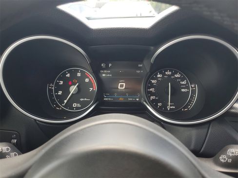 Used 2019 Alfa Romeo Stelvio Ti Sport w/ Quick Order Package 22S Sport image 33