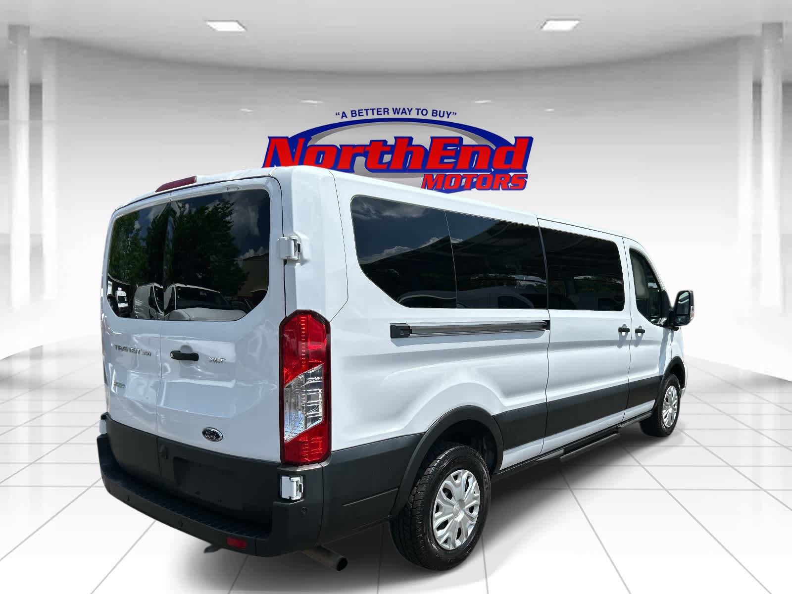 Used 2023 Ford Transit 350 XLT RWD image 3