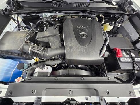 Used 2023 Toyota Tacoma SR image 13