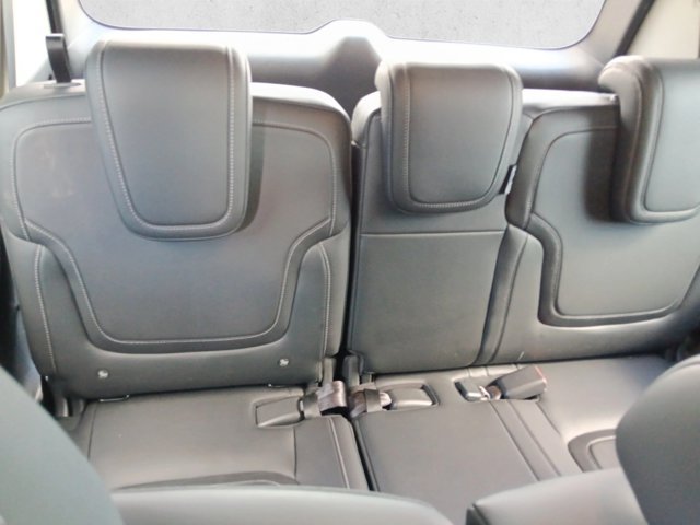 Used 2025 Nissan Armada SV RWD image 18