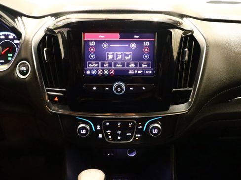 Used 2023 Chevrolet Traverse LT image 24