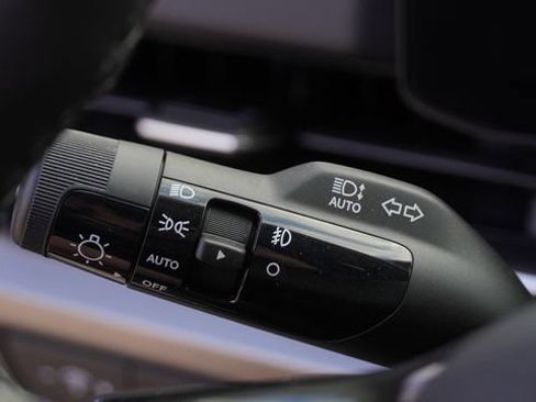Used 2025 Kia Carnival SX Prestige FWD image 34