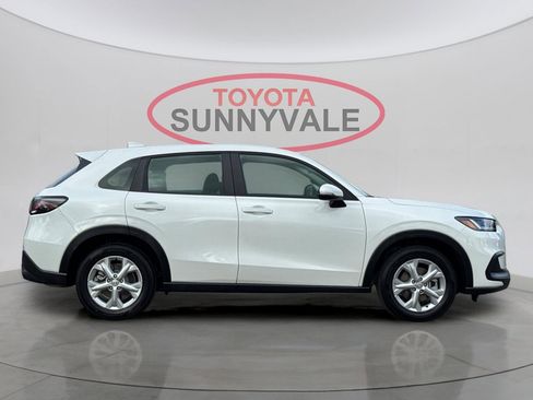 Used 2023 Honda HR-V LX image 9