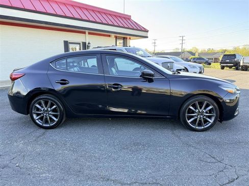 Used 2018 MAZDA MAZDA3 Touring image 4